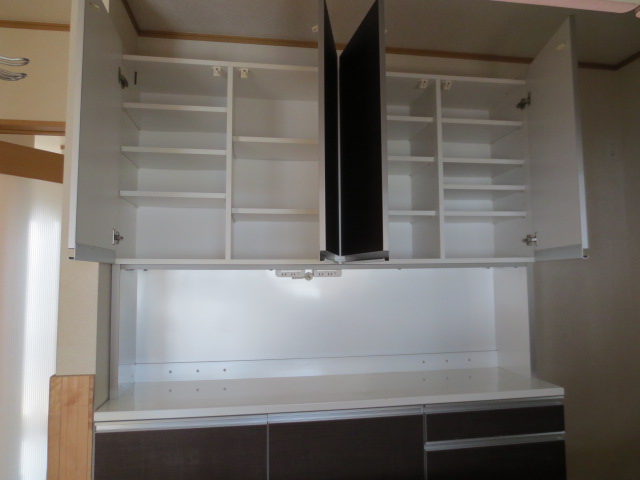 Kitchen. Storage rack