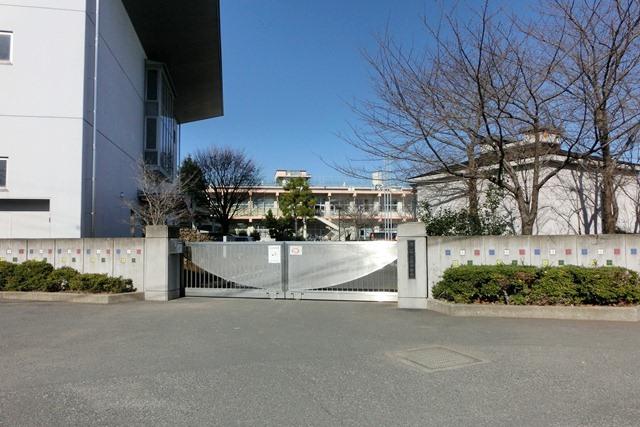 Junior high school. 640m to the West Junior High School