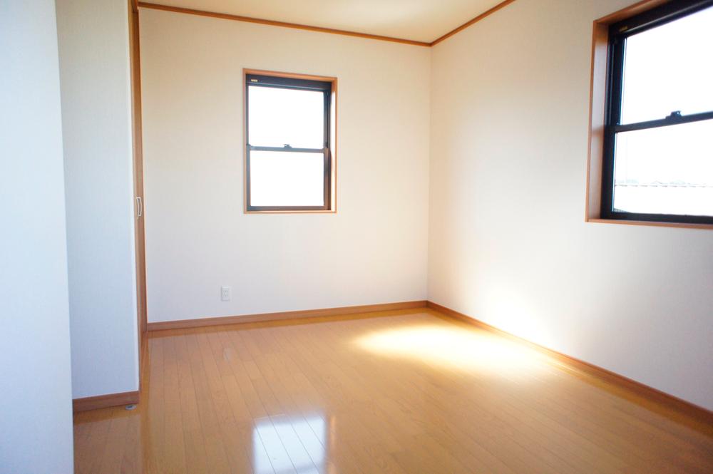 Other introspection. Indoor (July 2013) Shooting