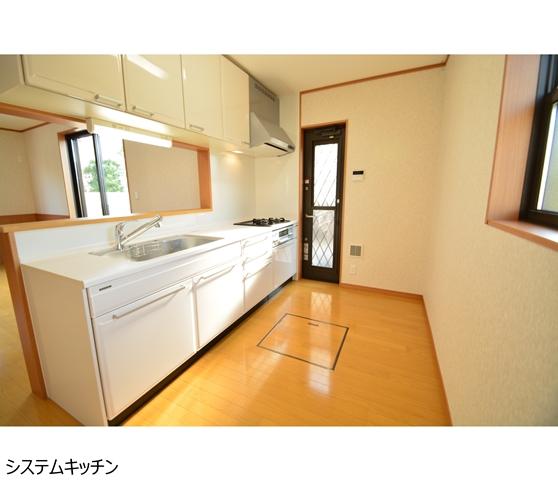 Kitchen. Indoor (11 May 2013) Shooting Effortless enamel made system kitchen of maintenance