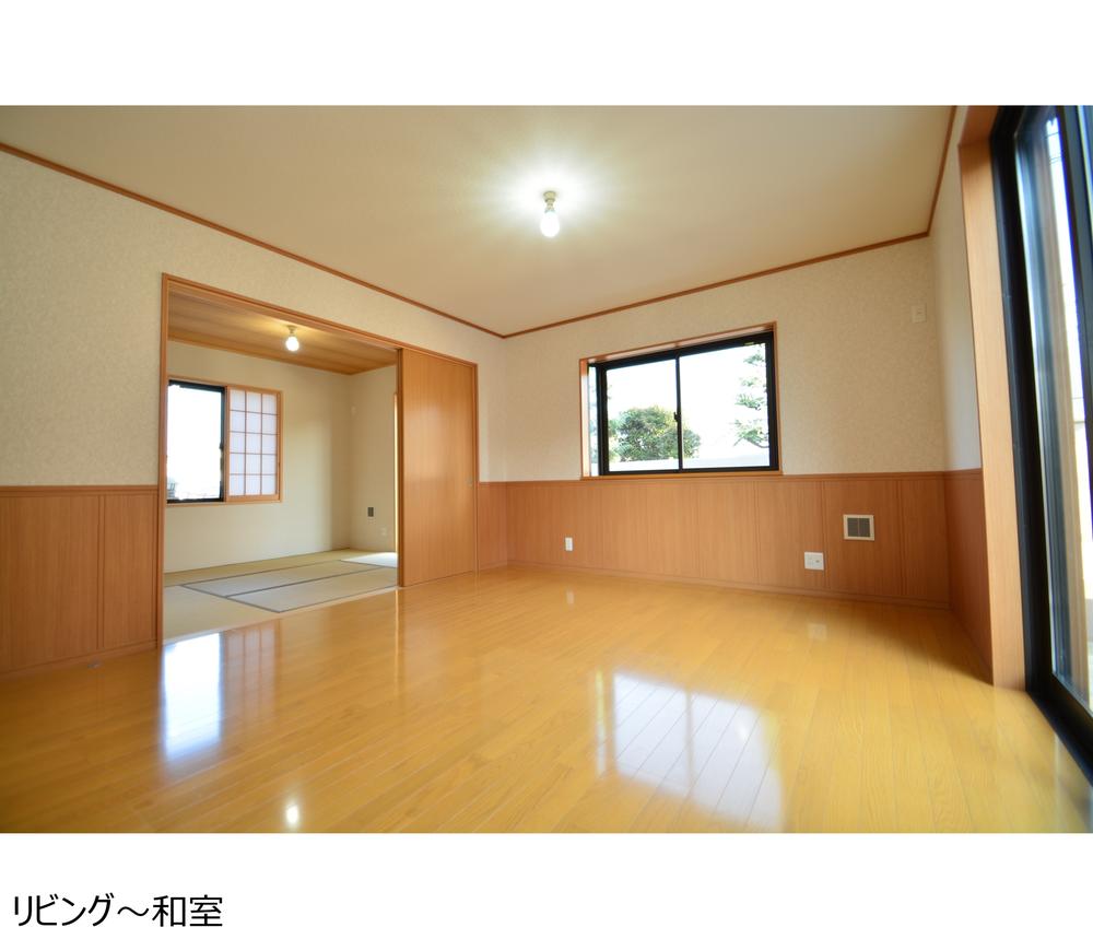 Living. Indoor (11 May 2013) Shooting Japanese-style room from the living room of Carbide Flooring