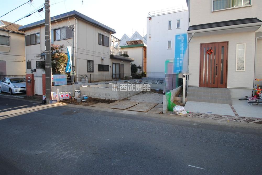 Local photos, including front road. Local (12 May 2013) Shooting