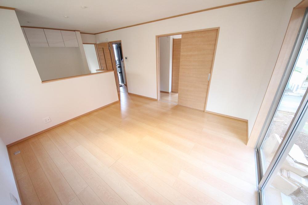 Living. (October 2013) Shooting