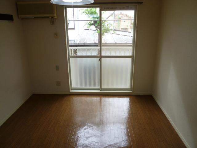 Living and room. Room 2