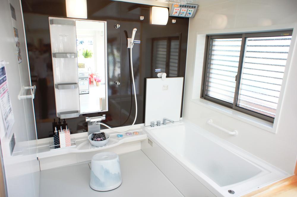 Bathroom. Same specifications construction cases Spacious bathroom 2.5 Pledge! 