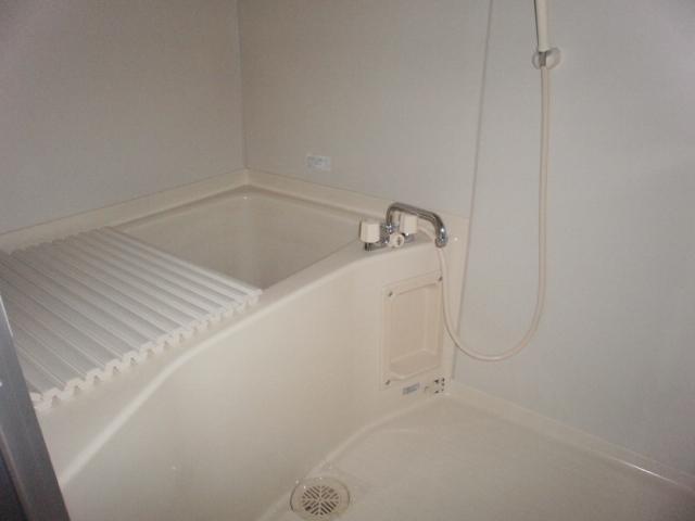 Bath. Bus (the same type)