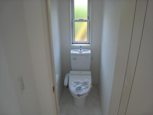 Toilet. Toilet (May 2013) Shooting