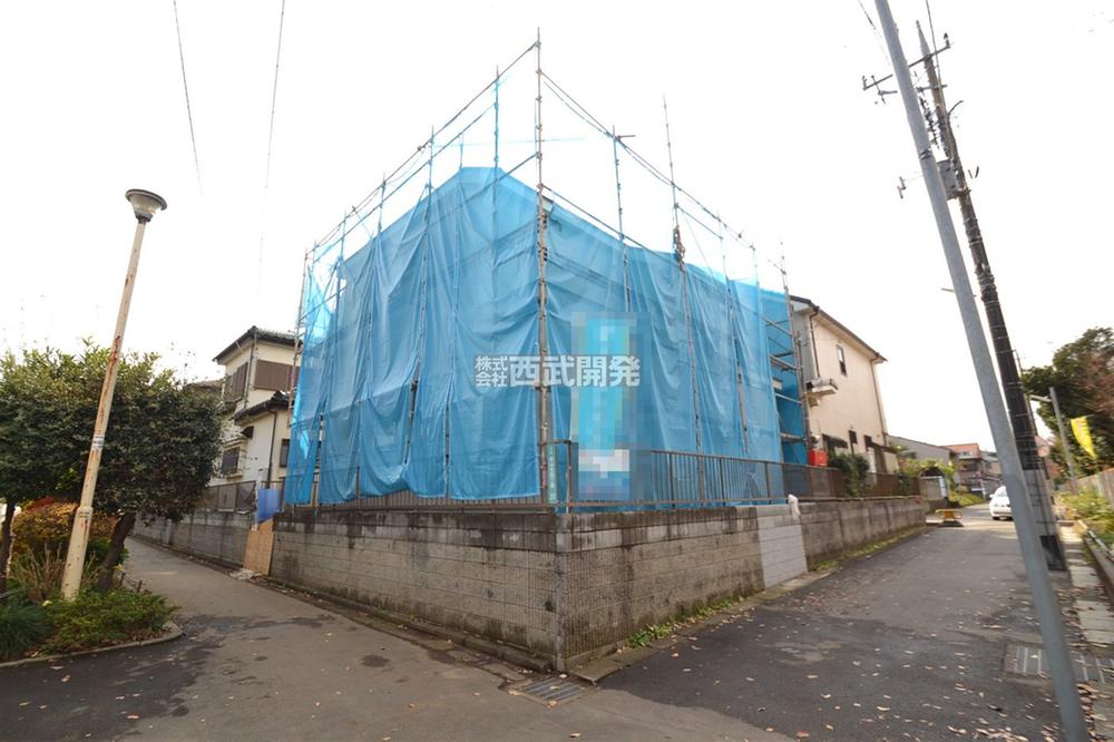 Local photos, including front road. Local (11 May 2013) Shooting