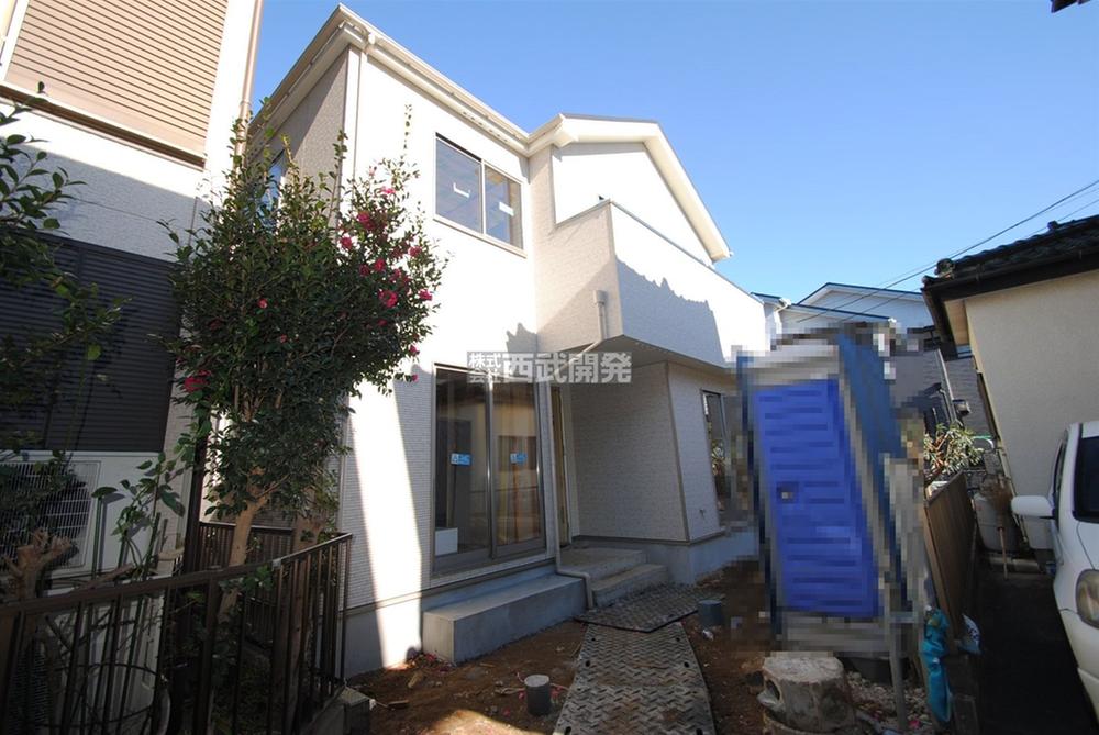 Local appearance photo. Local (12 May 2013) Shooting