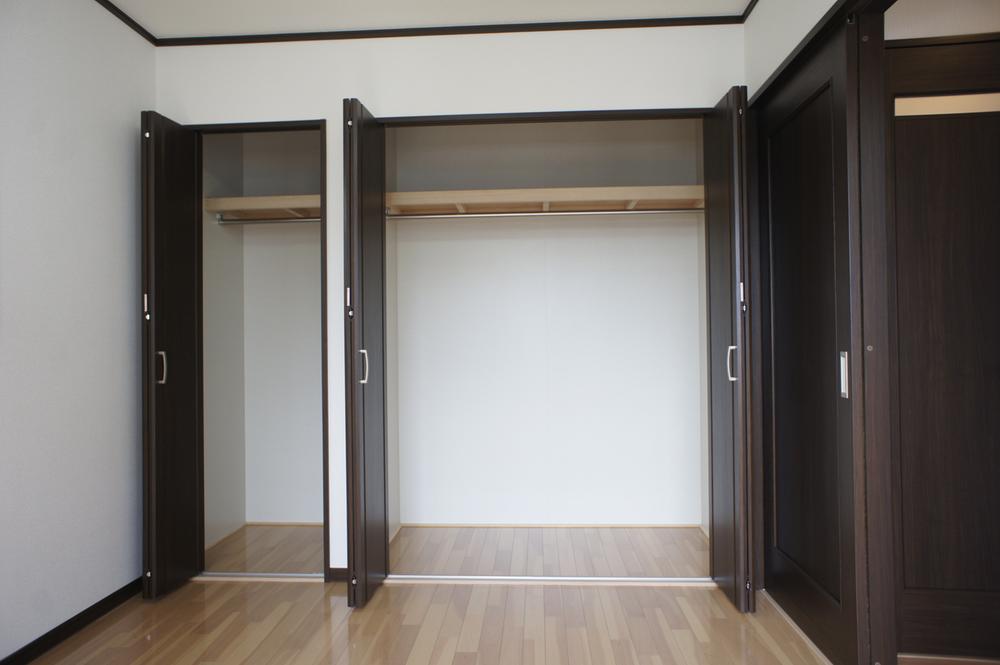 Receipt. Storage of a certain size margin in each room! 