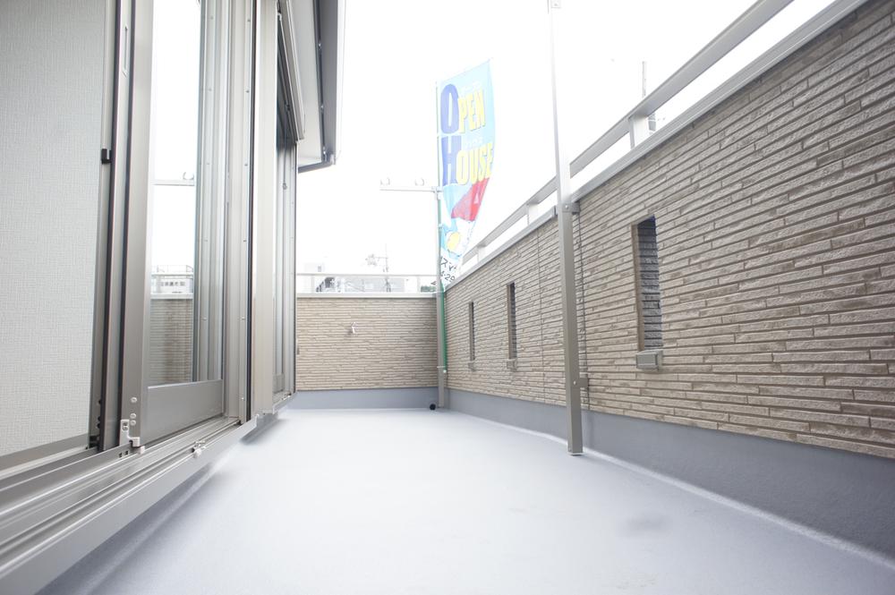 Balcony. Local (September 2013) Shooting