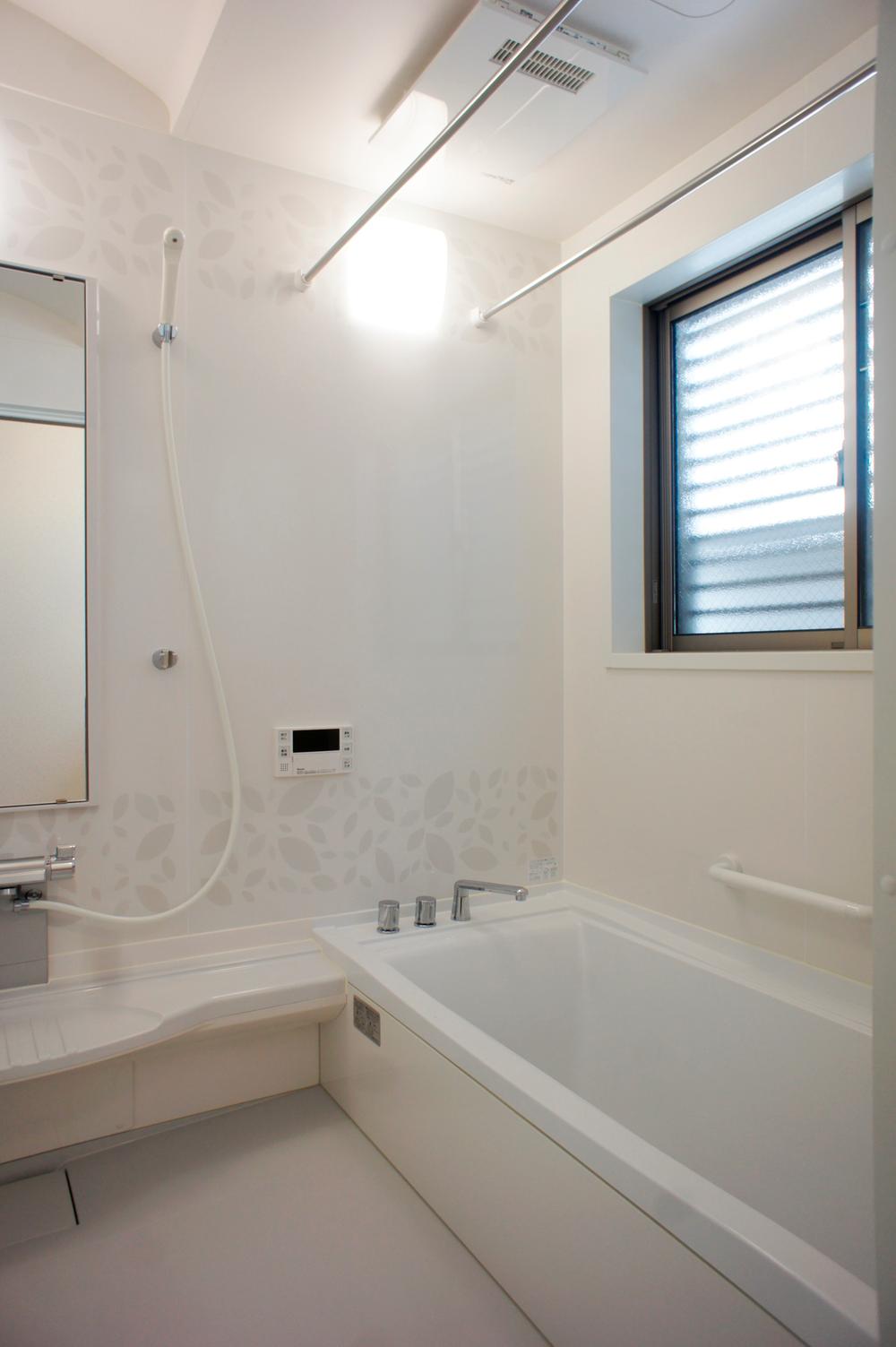 Bathroom. Spacious bathrooms 2.5 Pledge!