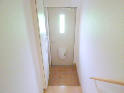 Entrance. There are shoes BOX!