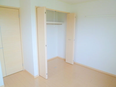 Receipt. Spacious storage!