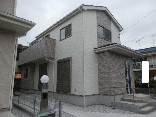 Local appearance photo. Local (11 May 2013) Shooting