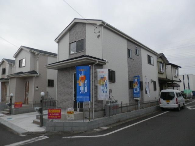 Local appearance photo. Local (11 May 2013) Shooting