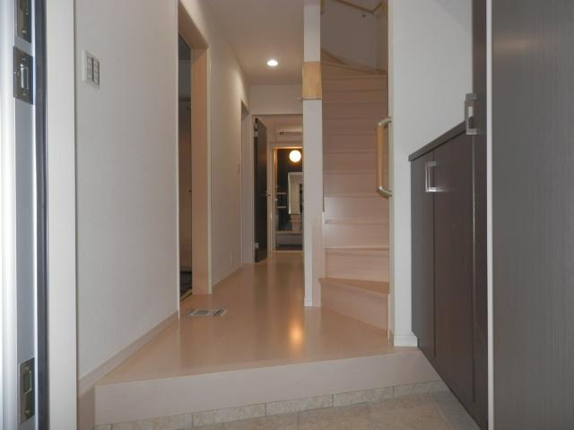 Entrance. Local (11 May 2013) Shooting