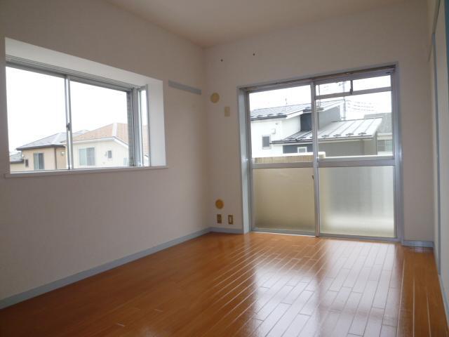 Living and room. Western-style 6 Pledge