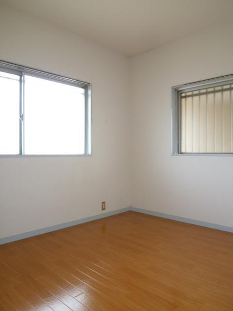 Other room space. Western-style 4.5 Pledge