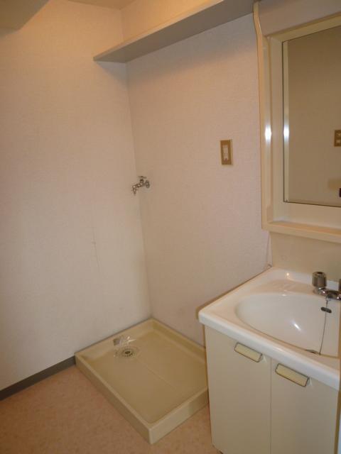 Washroom. Dressing room