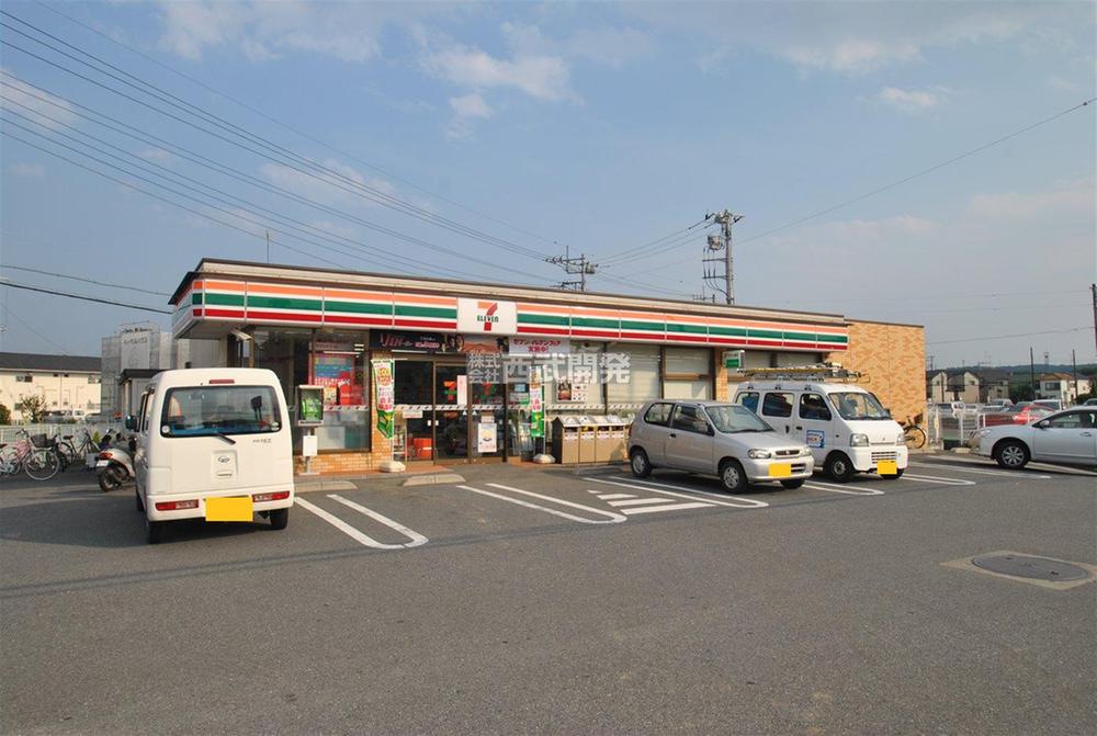 Convenience store. 110m to Seven-Eleven