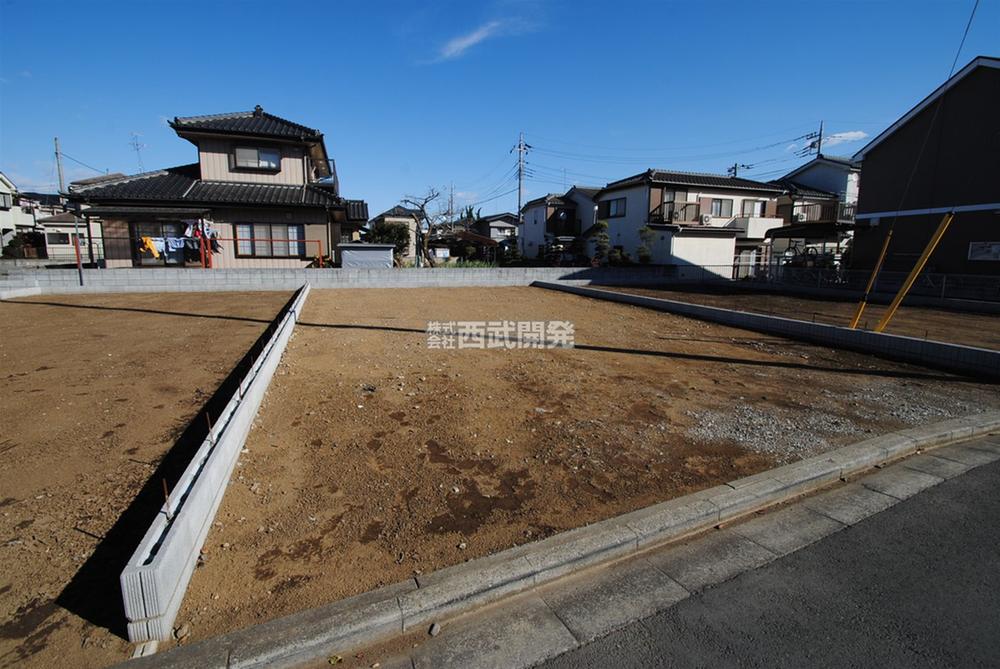 Local photos, including front road. Local B compartment (12 May 2013) Shooting