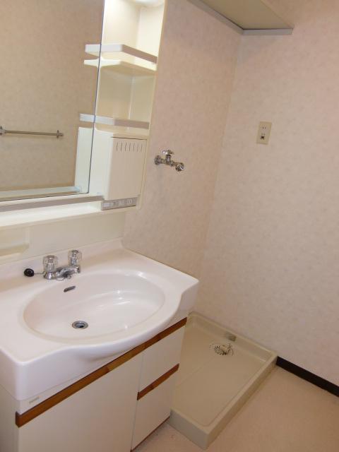 Washroom. Dressing room