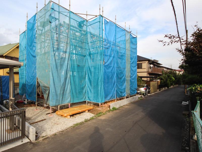 Local photos, including front road. Local appearance (2013 October shooting) Car space two parking Allowed. 