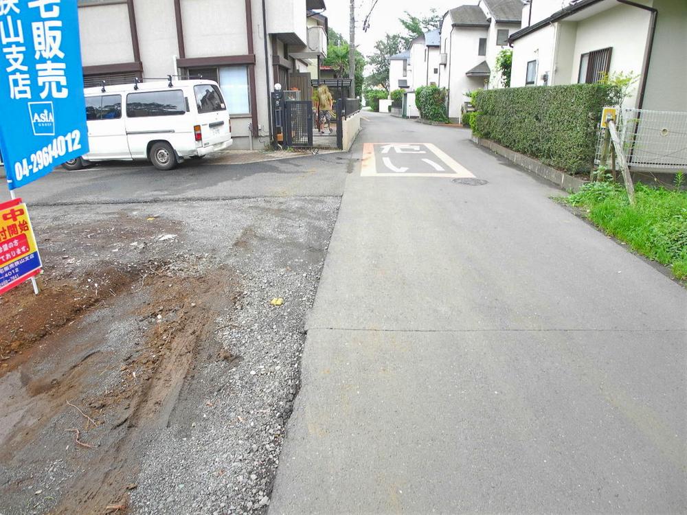 Local photos, including front road. Frontal road Car is also less quiet street (July 2013) Shooting