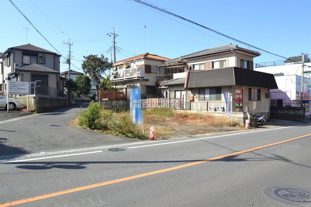 Local photos, including front road. Local (11 May 2013) Shooting