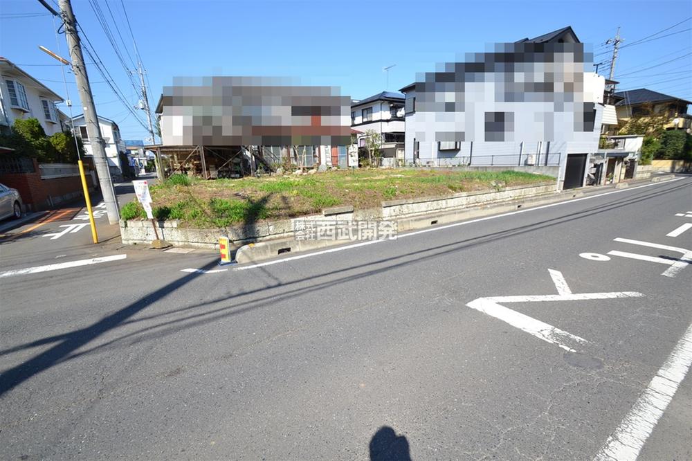 Local photos, including front road. Local (10 May 2013) Shooting