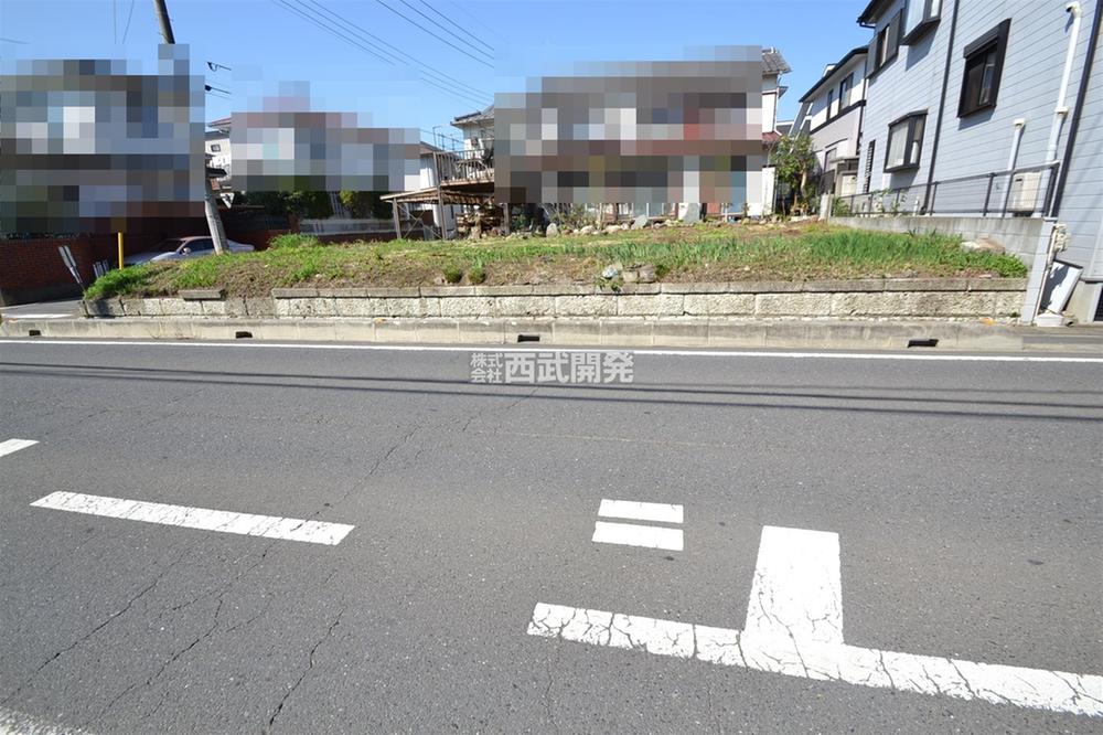 Local photos, including front road. Local (10 May 2013) Shooting