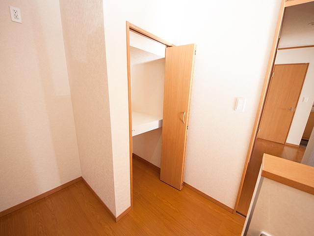 Kitchen. Indoor (12 May 2013) Shooting