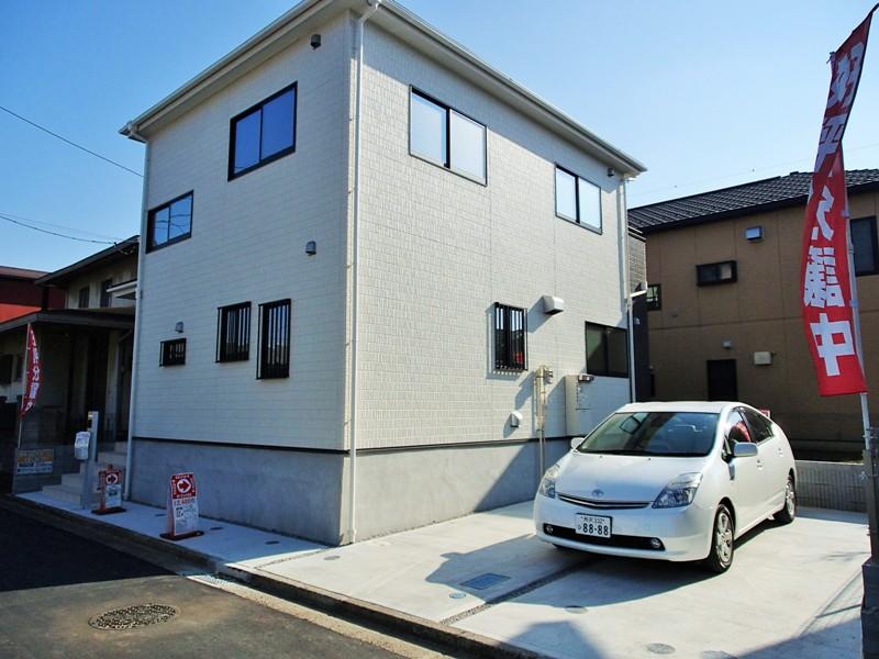 Local appearance photo. Local (12 May 2013) Shooting