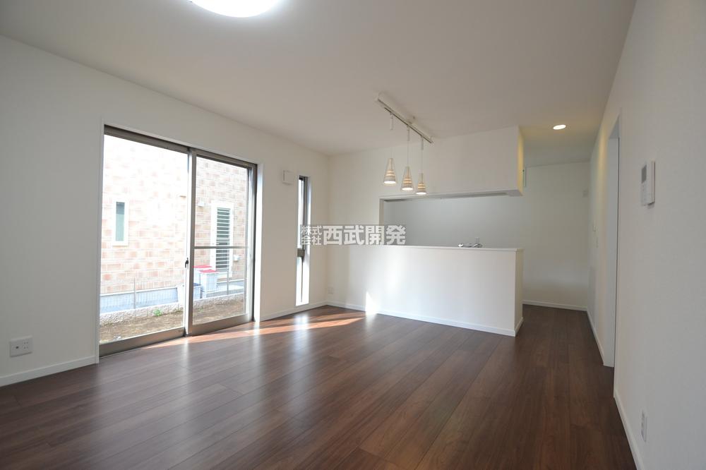 Same specifications photos (living). Same specifications