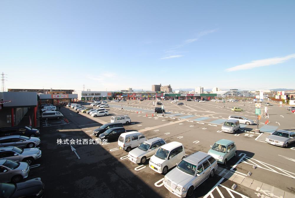 Shopping centre. Green Garden Musashi 900m to Fujisawa