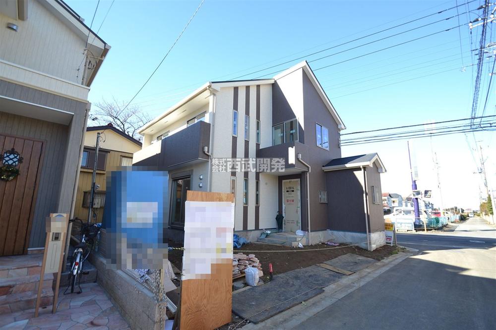 Local photos, including front road. Local (12 May 2013) Shooting