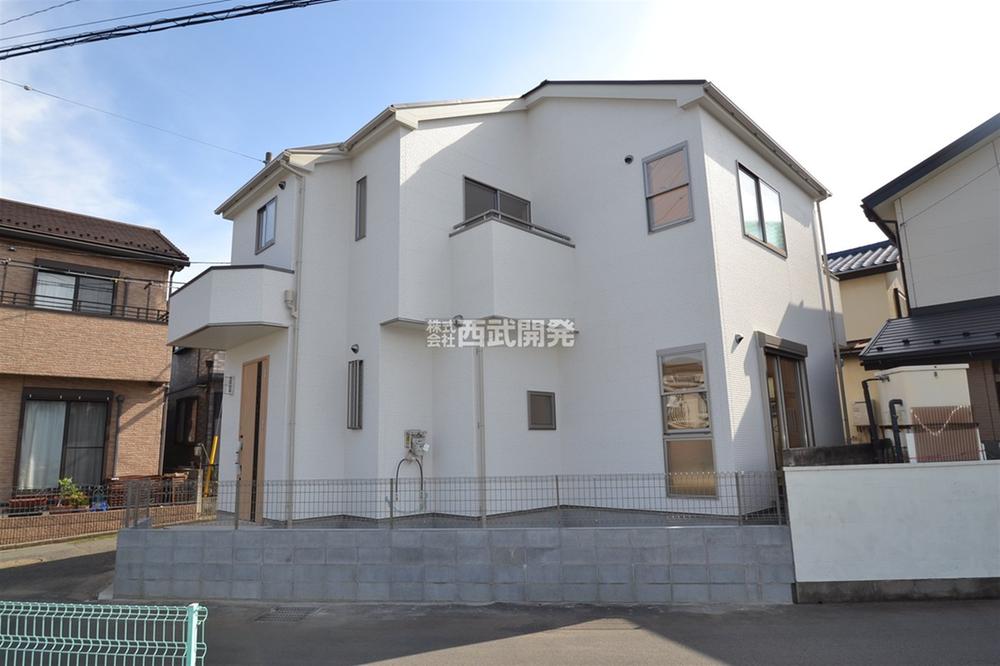 Local photos, including front road. Local (10 May 2013) Shooting