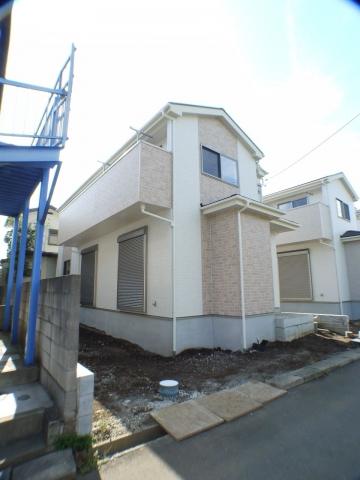 Local appearance photo. Building 3