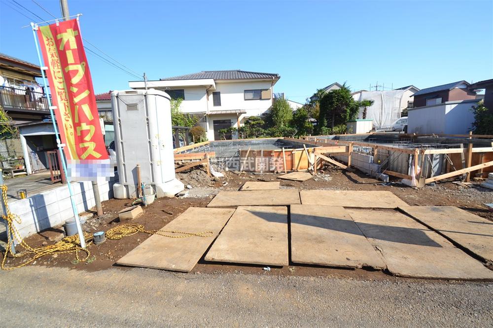 Local photos, including front road. Local (11 May 2013) Shooting