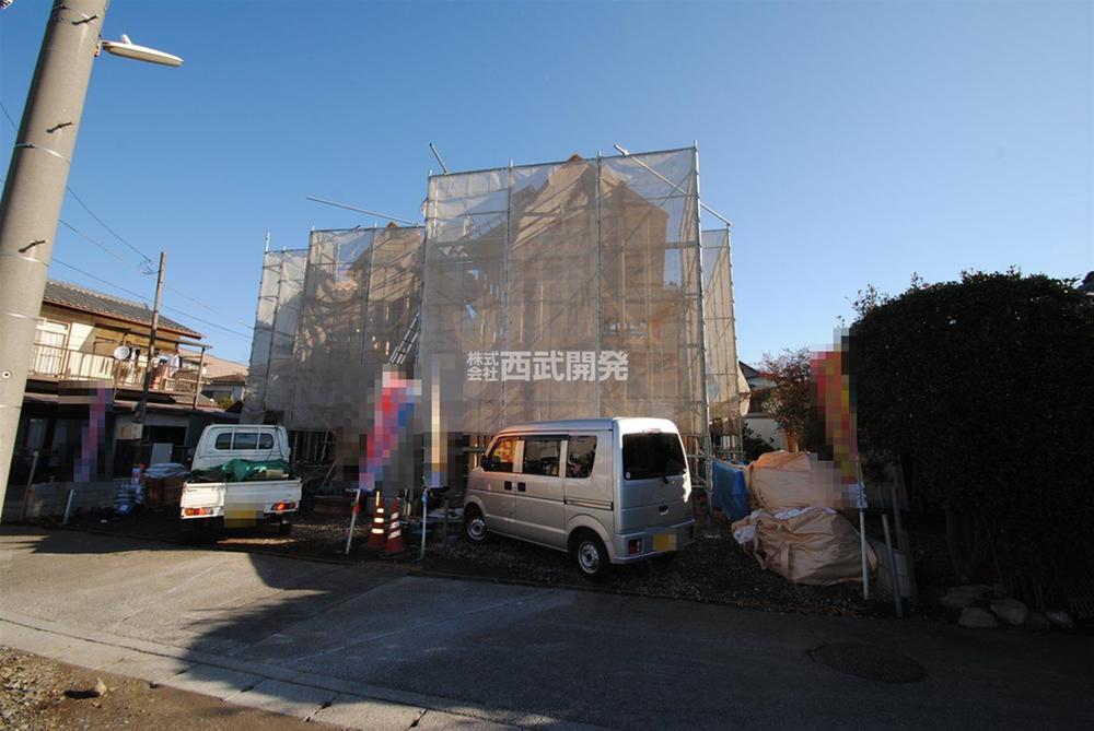 Local photos, including front road. Local B Building (December 2013) Shooting