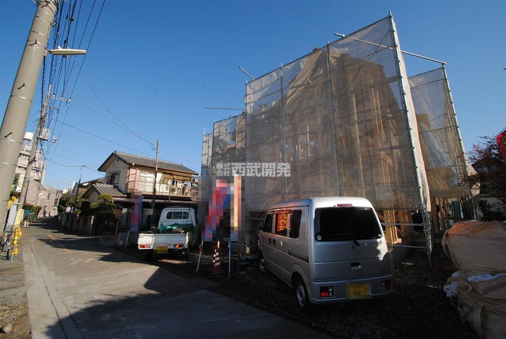 Local photos, including front road. Local B Building (December 2013) Shooting