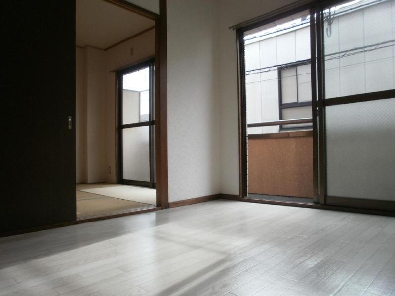 Living and room. Room 1