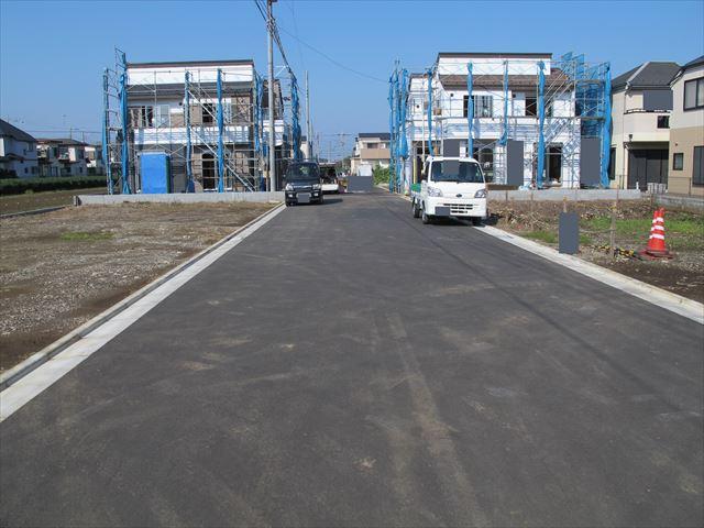 Local photos, including front road. .