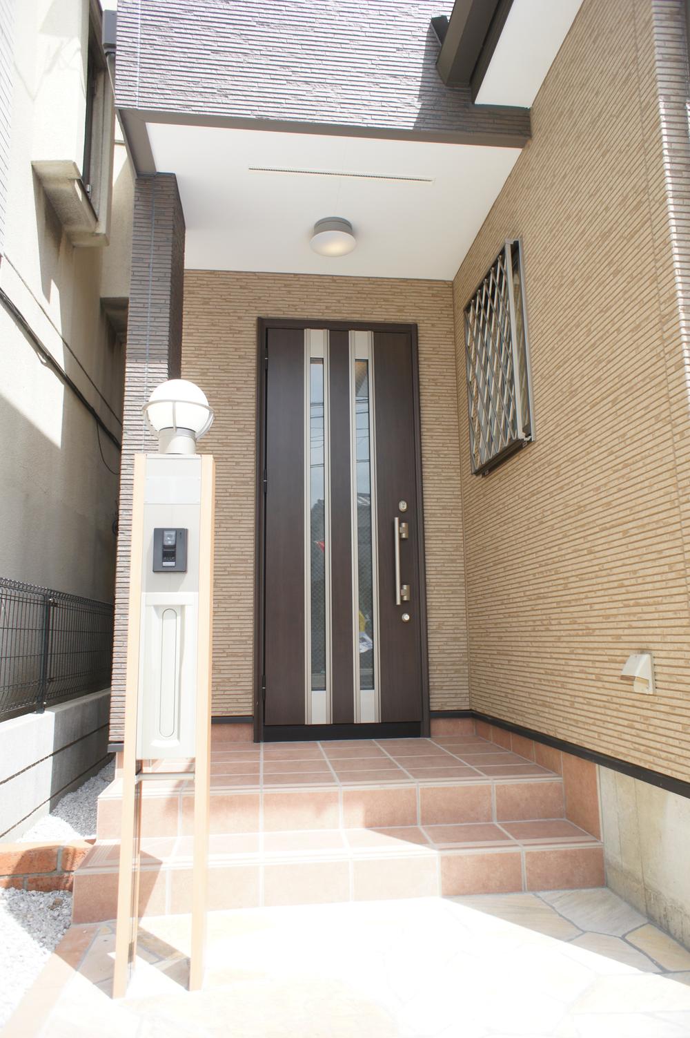 Entrance. Indoor (September 2013) Shooting