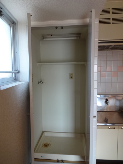 Other room space. Laundry Area