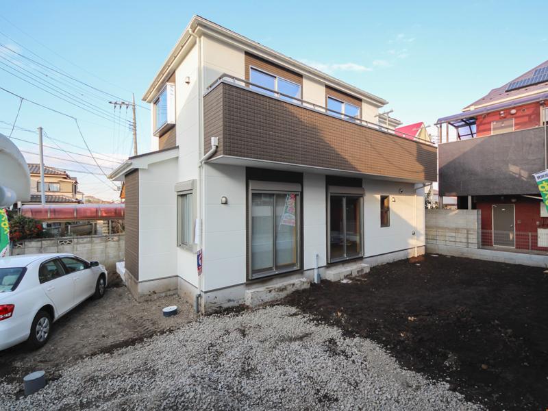 Local appearance photo. Local (12 May 2013) Shooting