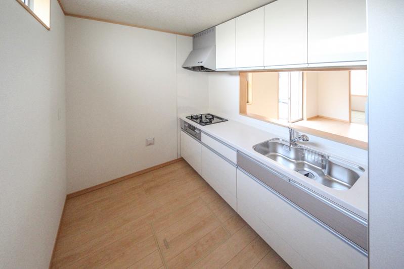 Kitchen. Local (12 May 2013) Shooting