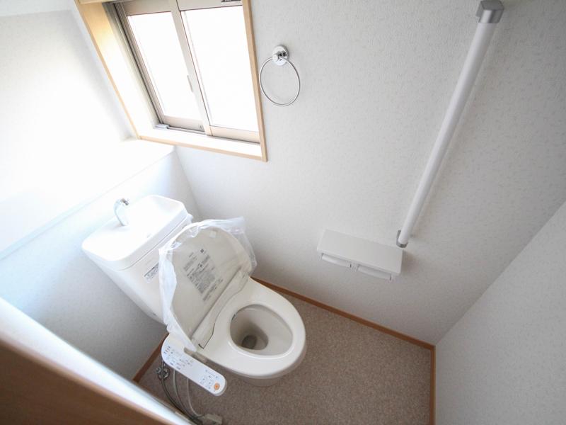 Toilet. Local (12 May 2013) Shooting