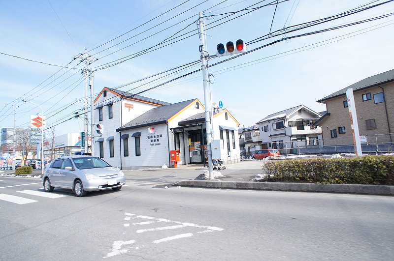 post office. 650m to the post office (post office)